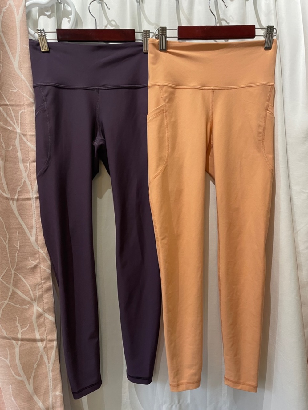 Old Navy women’s XS Leggings in Plum and Peach